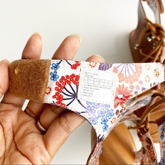 Tommy Hilfiger - Betty Joan Sandals - Size 5 - Picture 4 of 5